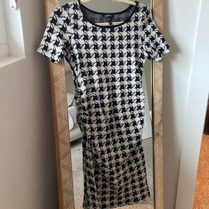 Isabella Oliver Maternity dress